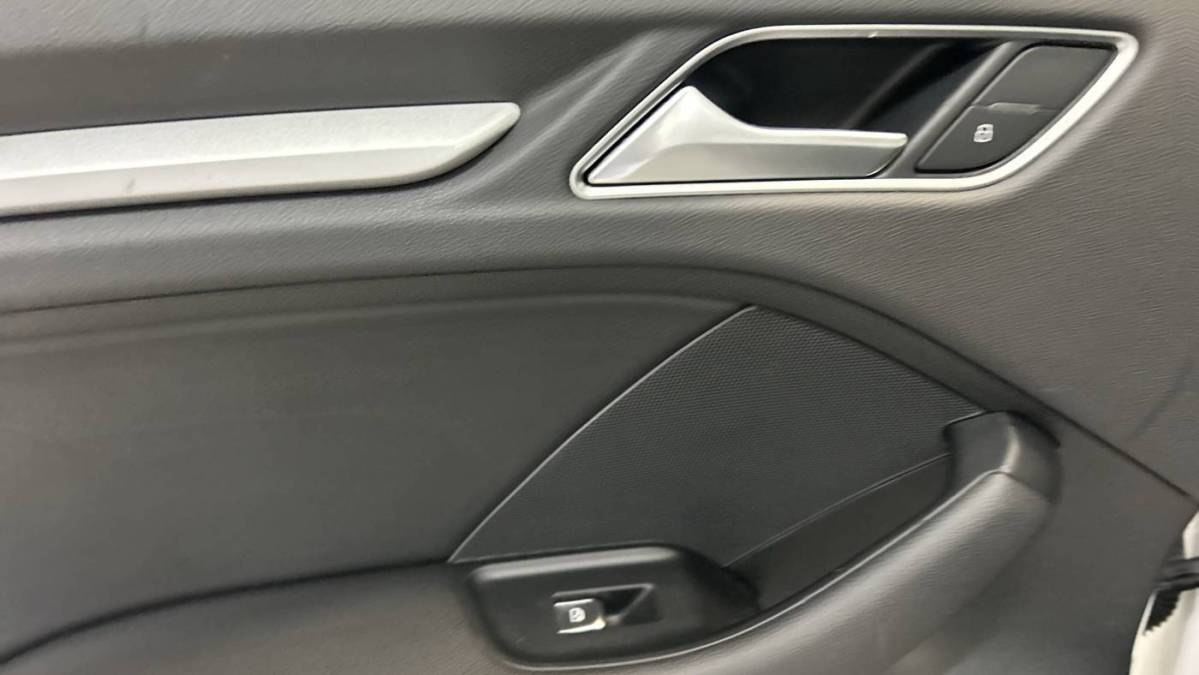 2017 Audi A3 Sportback e-tron - Images - 19