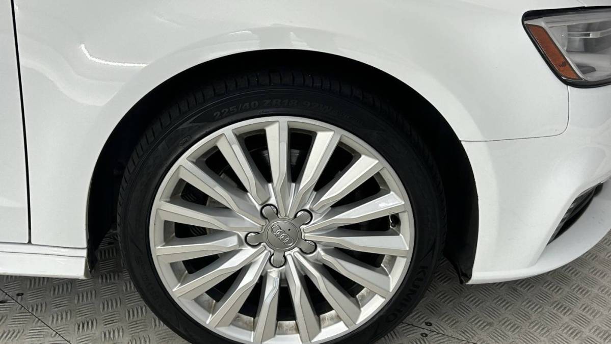 2017 Audi A3 Sportback e-tron - Images - 24