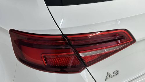 2017 Audi A3 Sportback e-tron - Images - 27