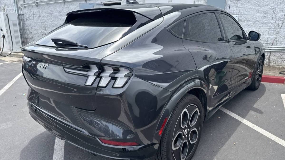 2021 Ford Mustang Mach E - Images - 3