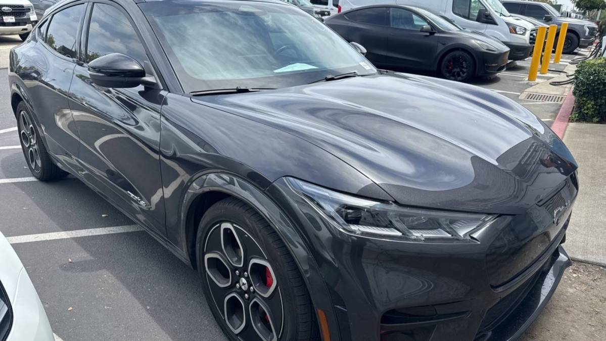 2021 Ford Mustang Mach E - Images - 4
