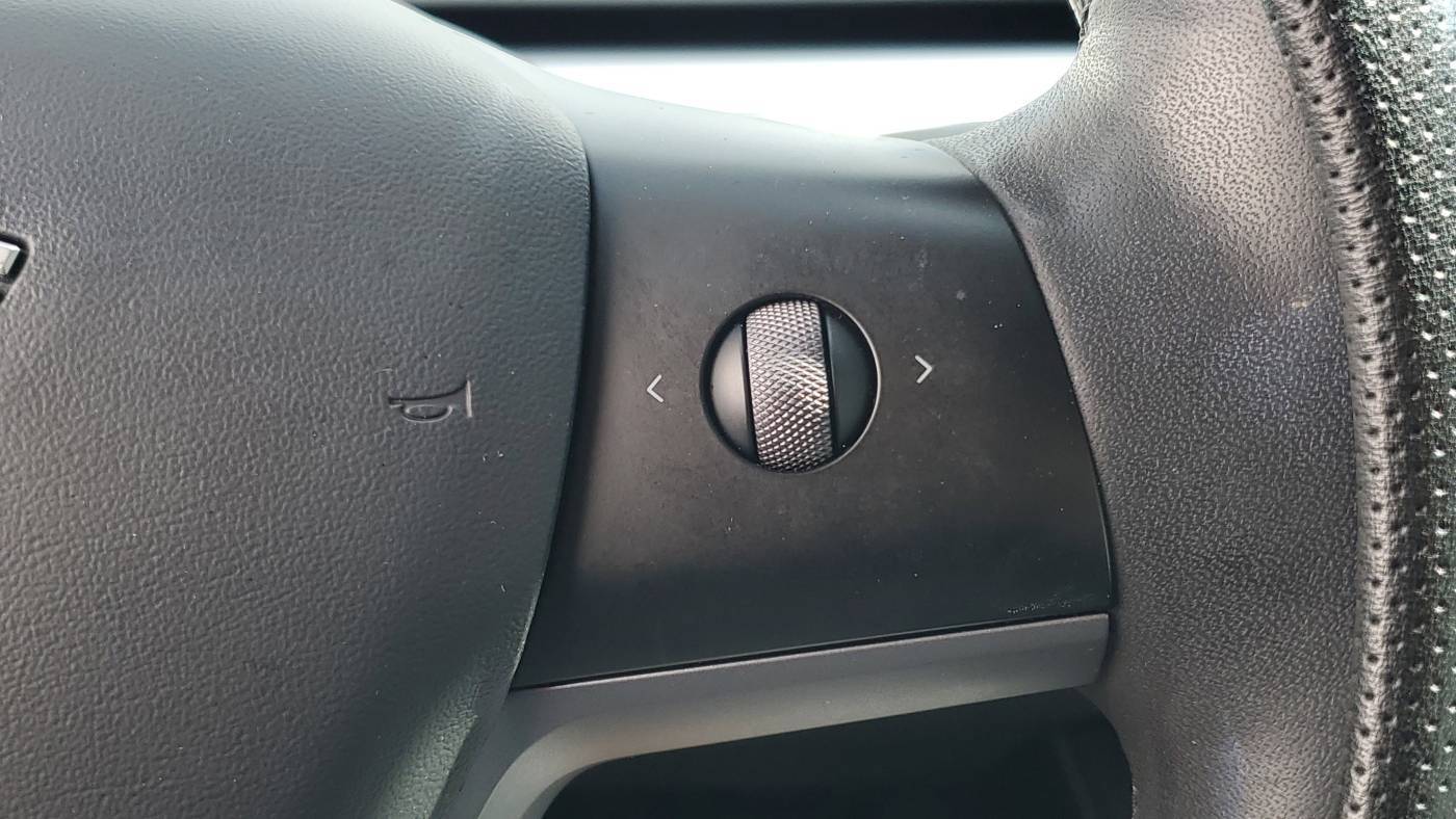 2022 Tesla Model Y 7SAYGDEF8NF449974