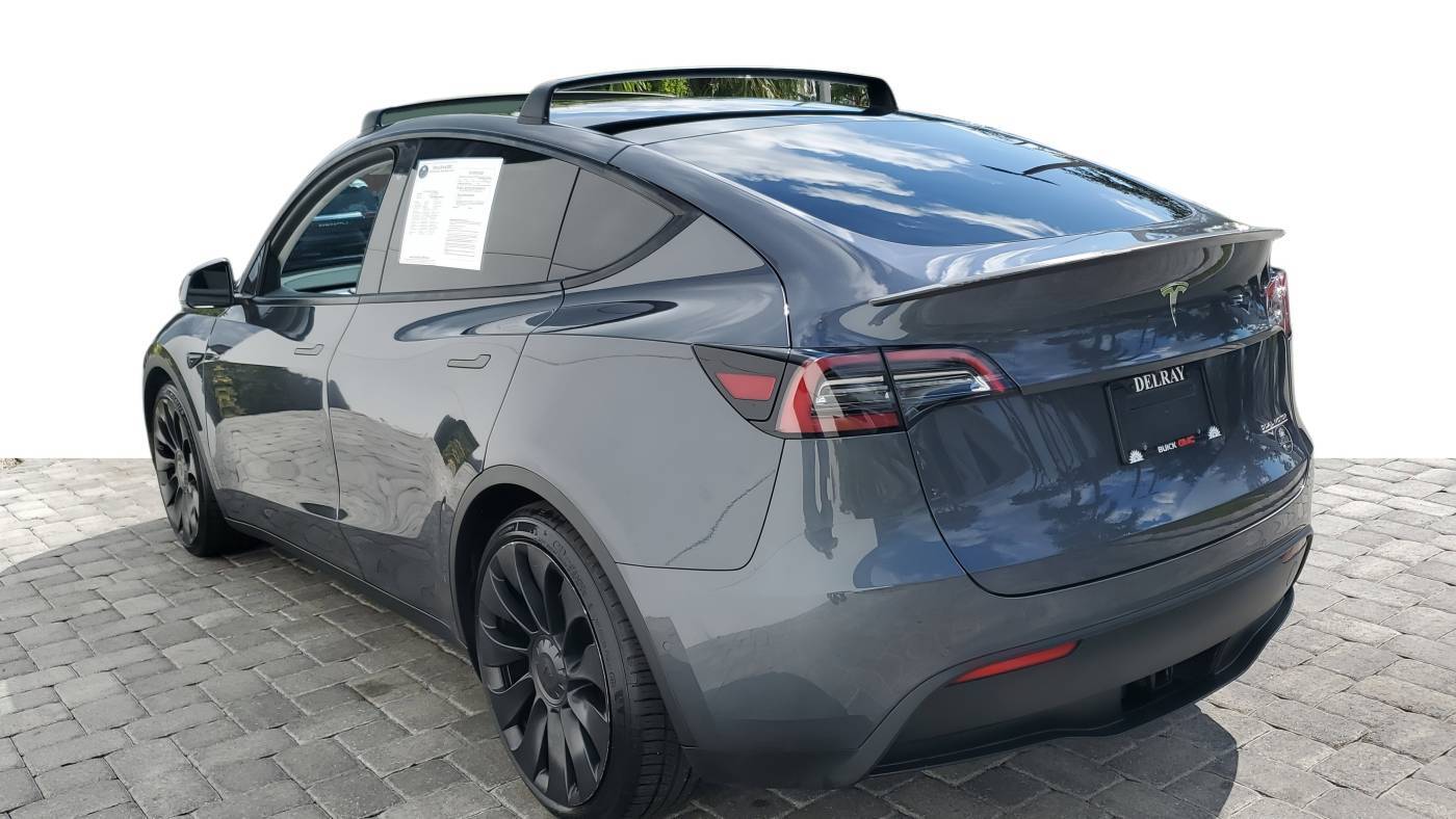 2022 Tesla Model Y 7SAYGDEF8NF449974