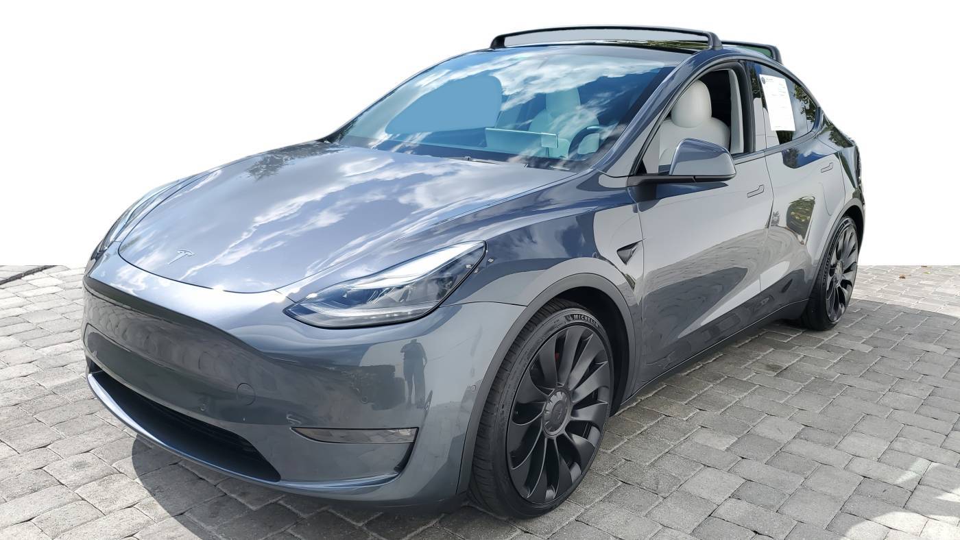 2022 Tesla Model Y 7SAYGDEF8NF449974