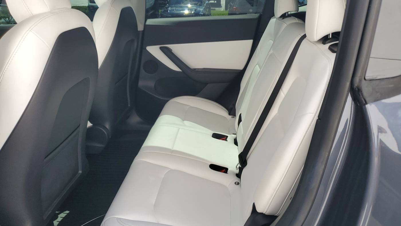 2022 Tesla Model Y 7SAYGDEF8NF449974
