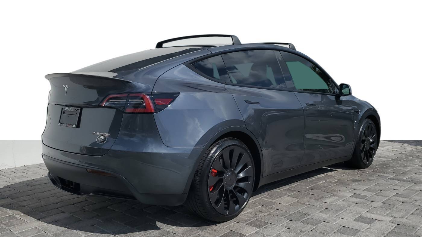 2022 Tesla Model Y 7SAYGDEF8NF449974