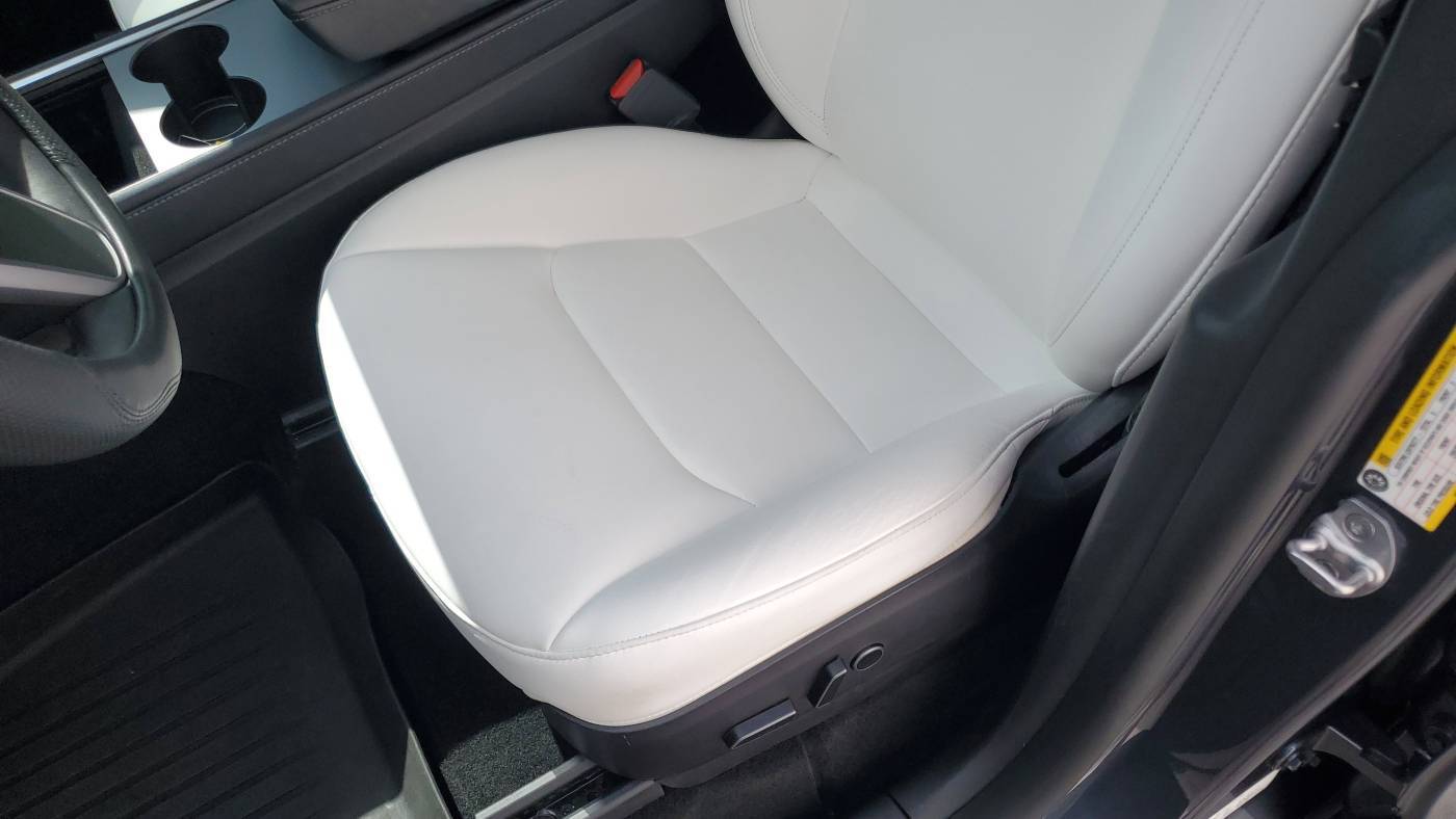 2022 Tesla Model Y 7SAYGDEF8NF449974