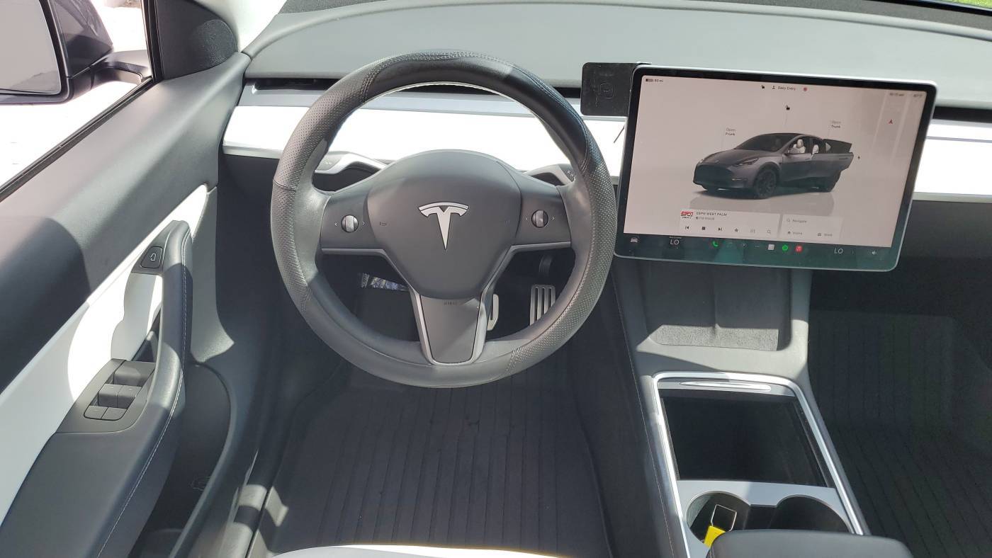 2022 Tesla Model Y 7SAYGDEF8NF449974