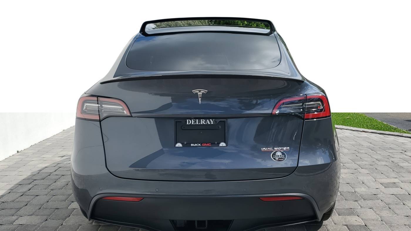 2022 Tesla Model Y 7SAYGDEF8NF449974