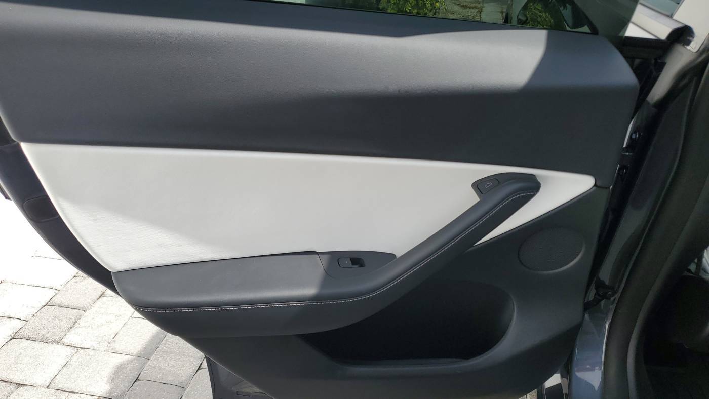 2022 Tesla Model Y 7SAYGDEF8NF449974