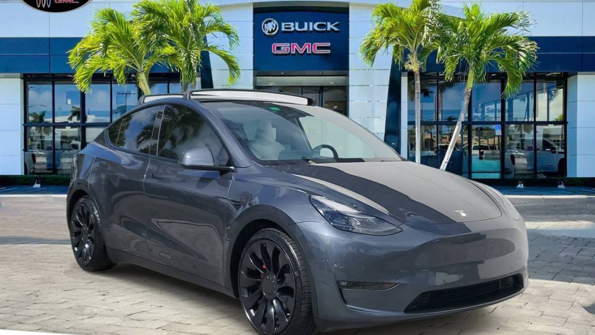 2022 Tesla Model Y 7SAYGDEF8NF449974