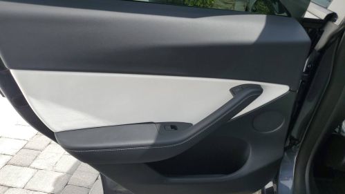 2022 Tesla Model Y 7SAYGDEF8NF449974