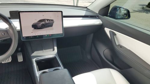 2022 Tesla Model Y 7SAYGDEF8NF449974