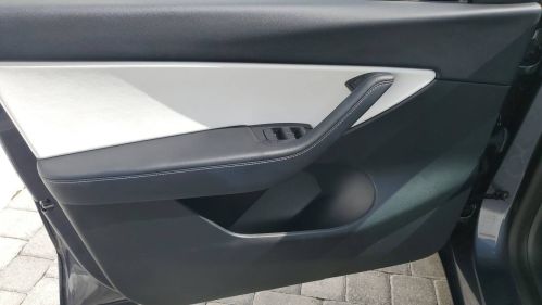 2022 Tesla Model Y 7SAYGDEF8NF449974