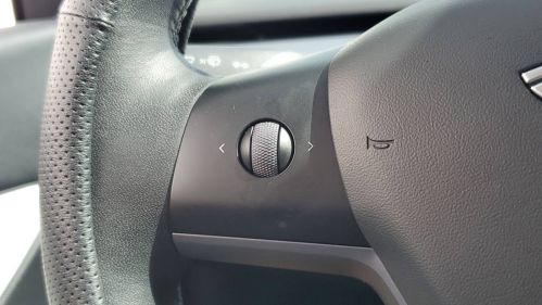 2022 Tesla Model Y 7SAYGDEF8NF449974