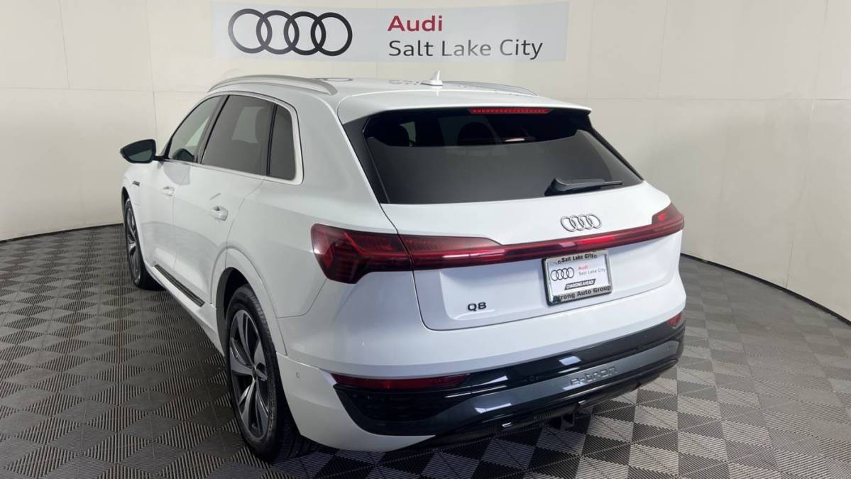 2024 Audi Q8 e-tron - Images - 5