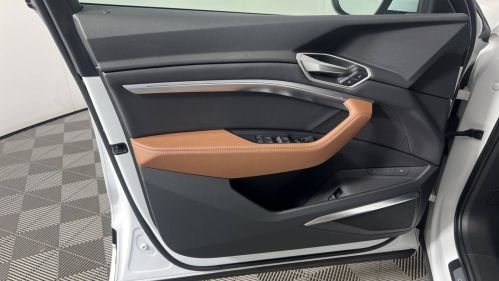 2024 Audi Q8 e-tron - Images - 10