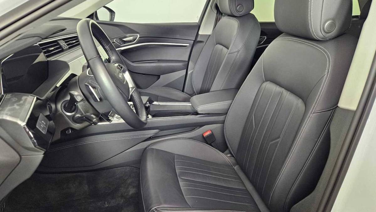 2024 Audi Q8 e-tron - Images - 16