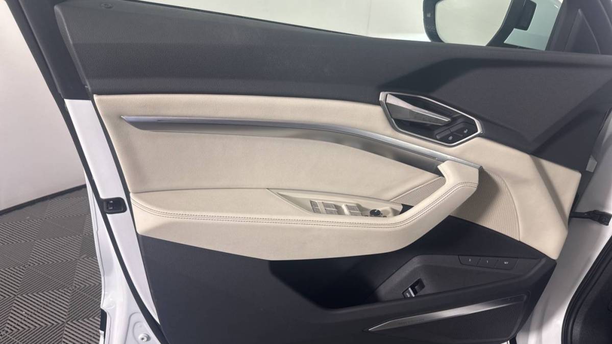 2024 Audi Q8 e-tron - Images - 14