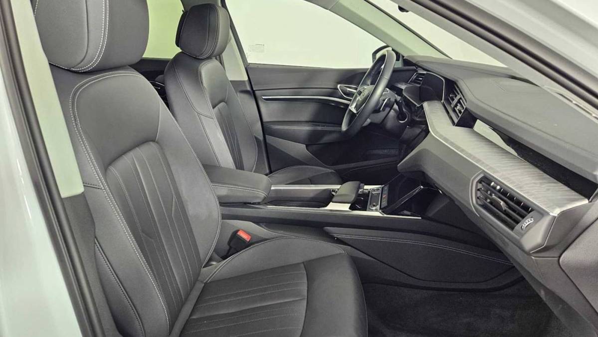 2024 Audi Q8 e-tron - Images - 23