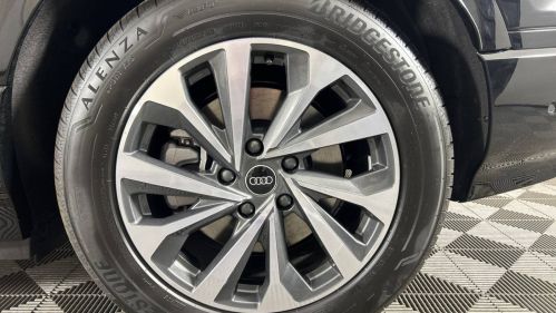2025 Audi Q6 e-tron - Images - 9