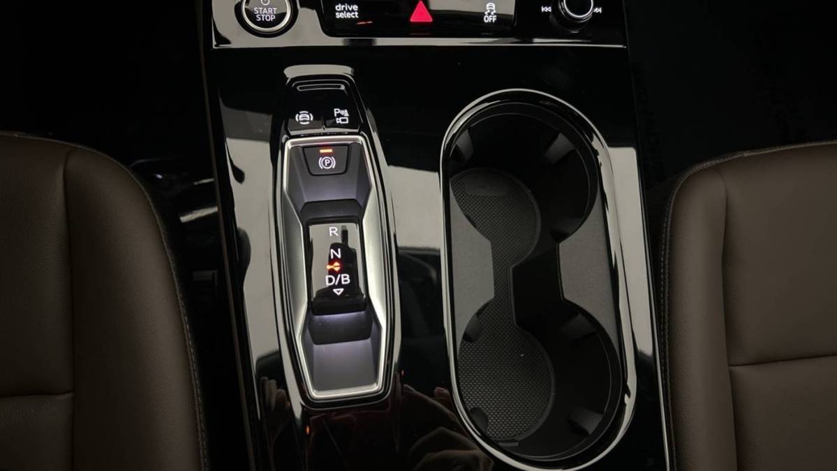 2025 Audi Q6 e-tron - Images - 14