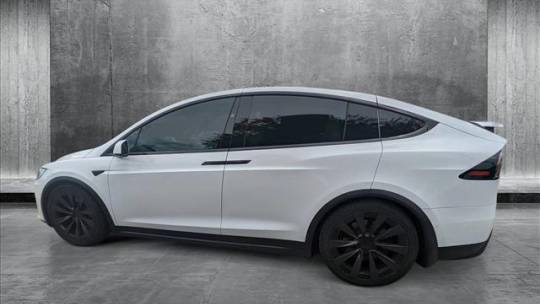 2022 Tesla Model X 7SAXCBE57NF360447
