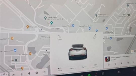 2022 Tesla Model X 7SAXCBE57NF360447