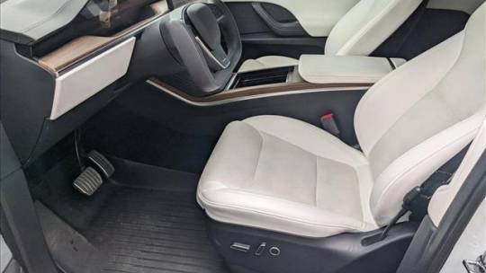 2022 Tesla Model X 7SAXCBE57NF360447