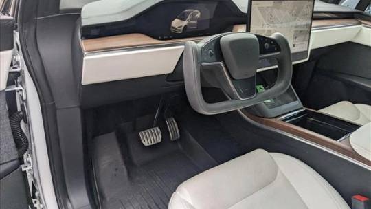 2022 Tesla Model X 7SAXCBE57NF360447