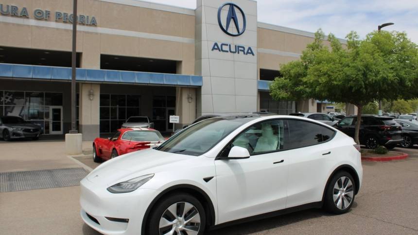 2022 Tesla Model Y 7SAYGAEE3NF325116