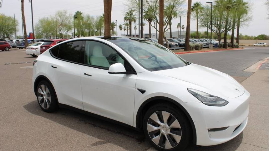 2022 Tesla Model Y 7SAYGAEE3NF325116