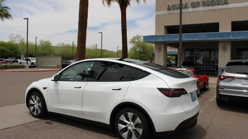2022 Tesla Model Y 7SAYGAEE3NF325116