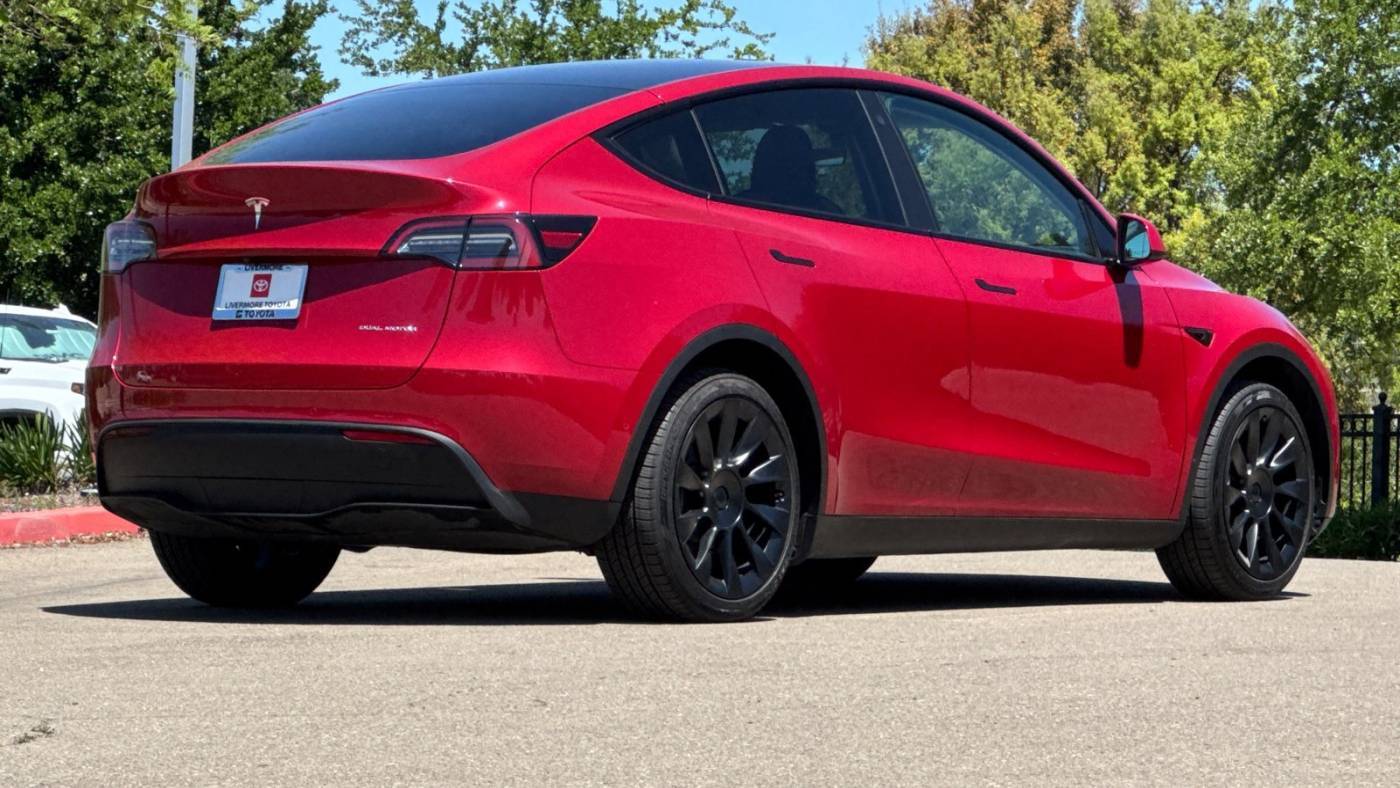 2022 Tesla Model Y 7SAYGDEE3NF347134