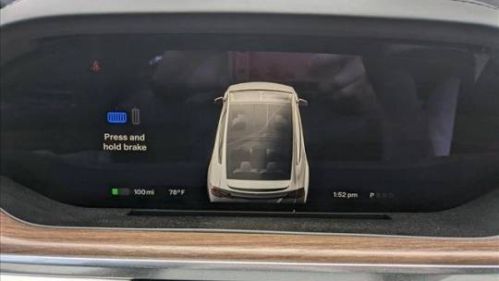 2022 Tesla Model X 7SAXCBE57NF360447