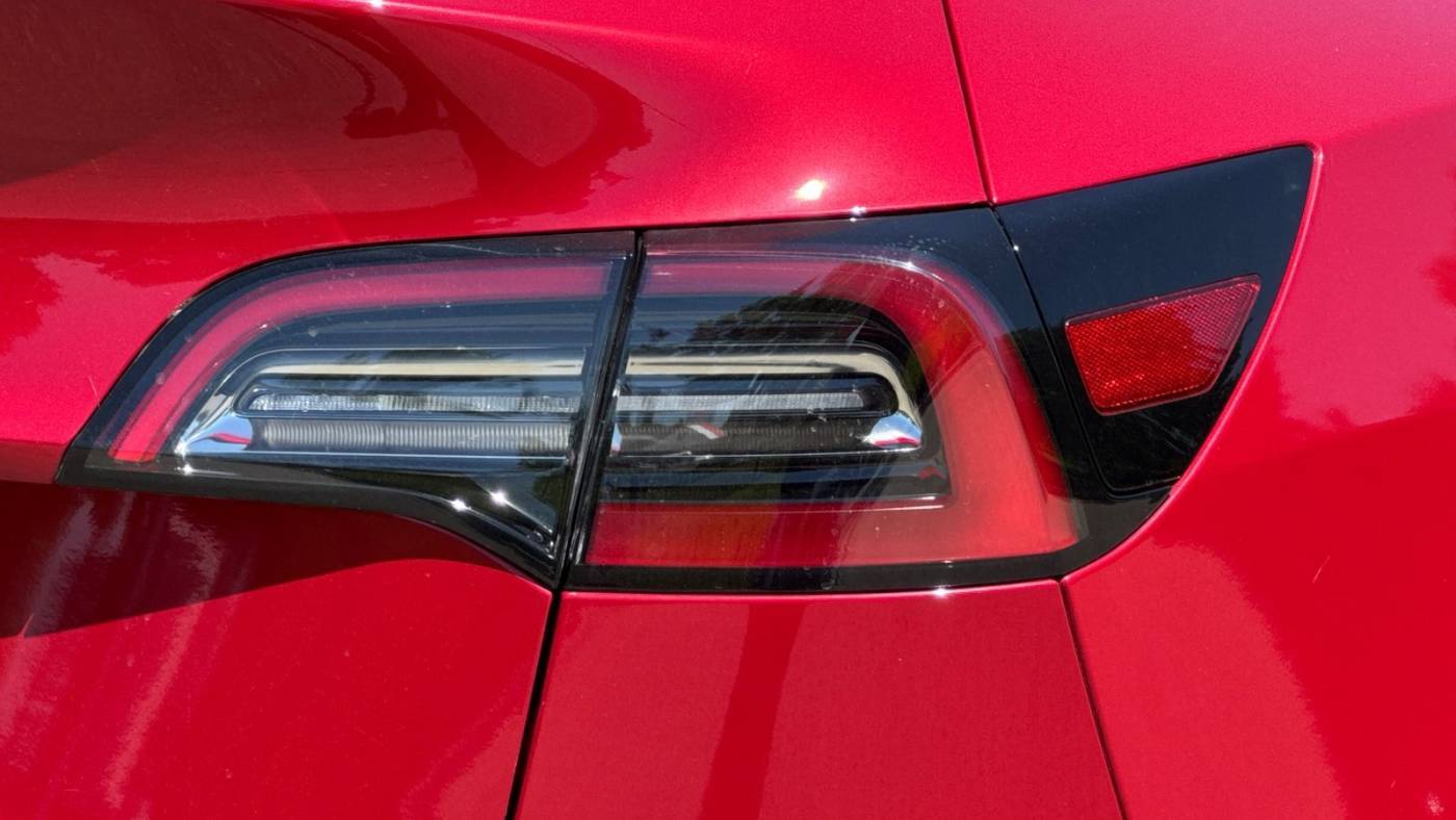 2022 Tesla Model Y 7SAYGDEE3NF347134