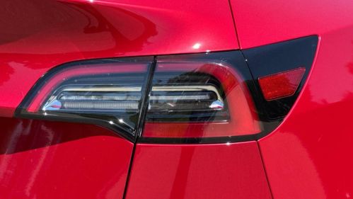 2022 Tesla Model Y 7SAYGDEE3NF347134