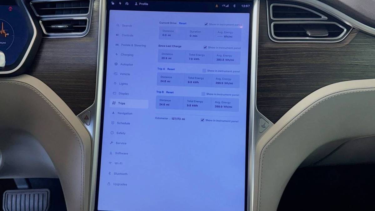 2016 Tesla Model S - Images - 11