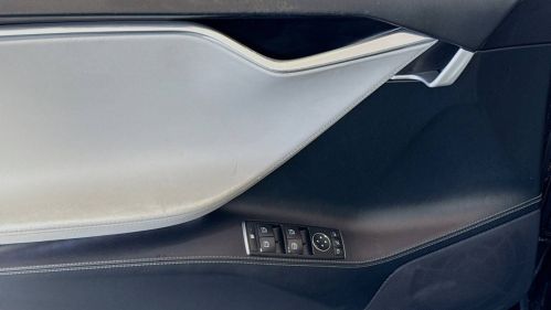 2016 Tesla Model S - Images - 15