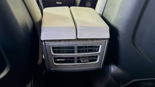 2016 Tesla Model S - Images - 21