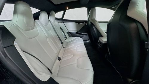 2016 Tesla Model S - Images - 23