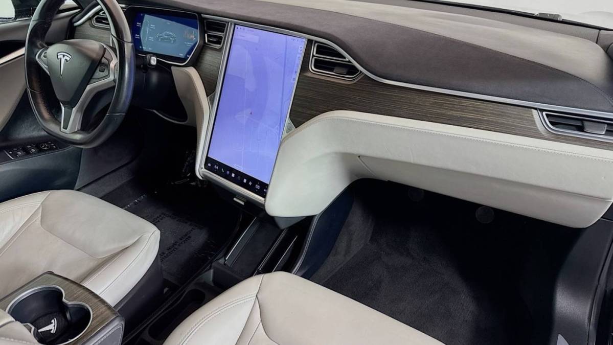 2016 Tesla Model S - Images - 25
