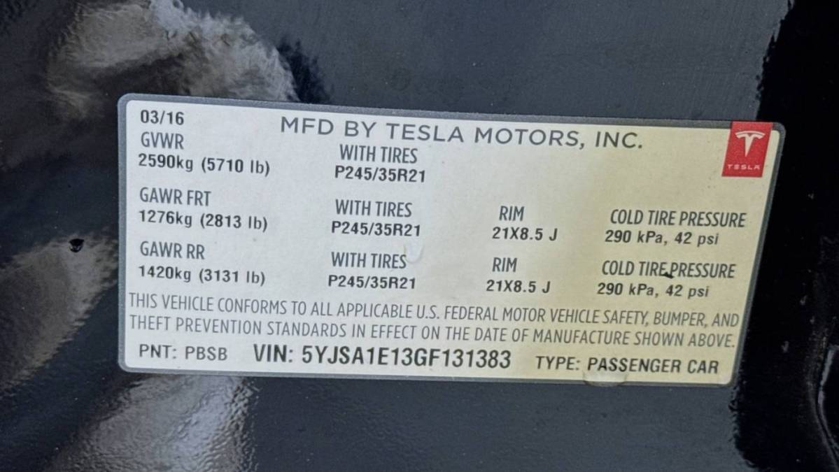 2016 Tesla Model S - Images - 28