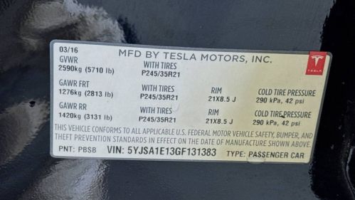 2016 Tesla Model S - Images - 28