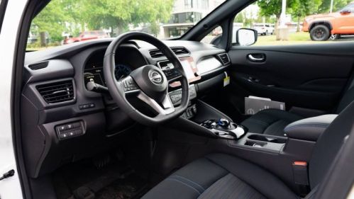 2025 Nissan LEAF - Images - 20