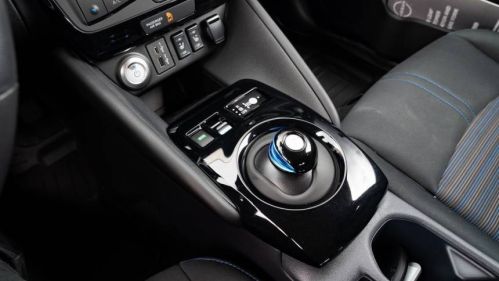 2025 Nissan LEAF - Images - 18