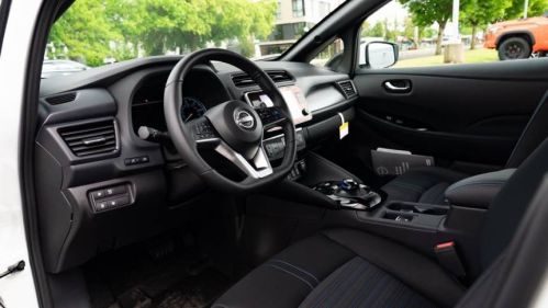 2025 Nissan LEAF - Images - 20