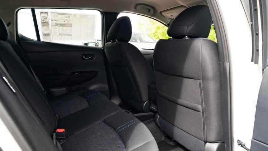 2025 Nissan LEAF - Images - 24