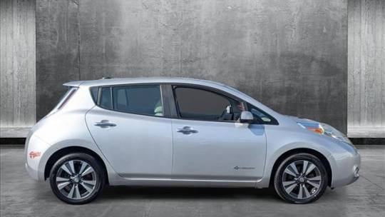 2015 Nissan LEAF - Images - 4