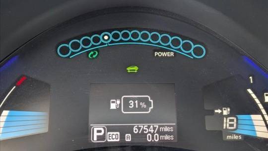 2015 Nissan LEAF - Images - 11